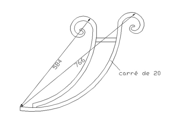 Composition de volutes pour supporter une marquise, en fer forgé grenaillé. Hauteur 380mm largeur 480mm, section en carré de largeur 20mm. La marquise placée au-dessus de la porte d'entrée servira de protection contre le mauvais temps avant de pénétrer dans votre logement. Le grenaillage permet d'enlever l'ensemble de la calamine résultant de sa fabrication forgée.