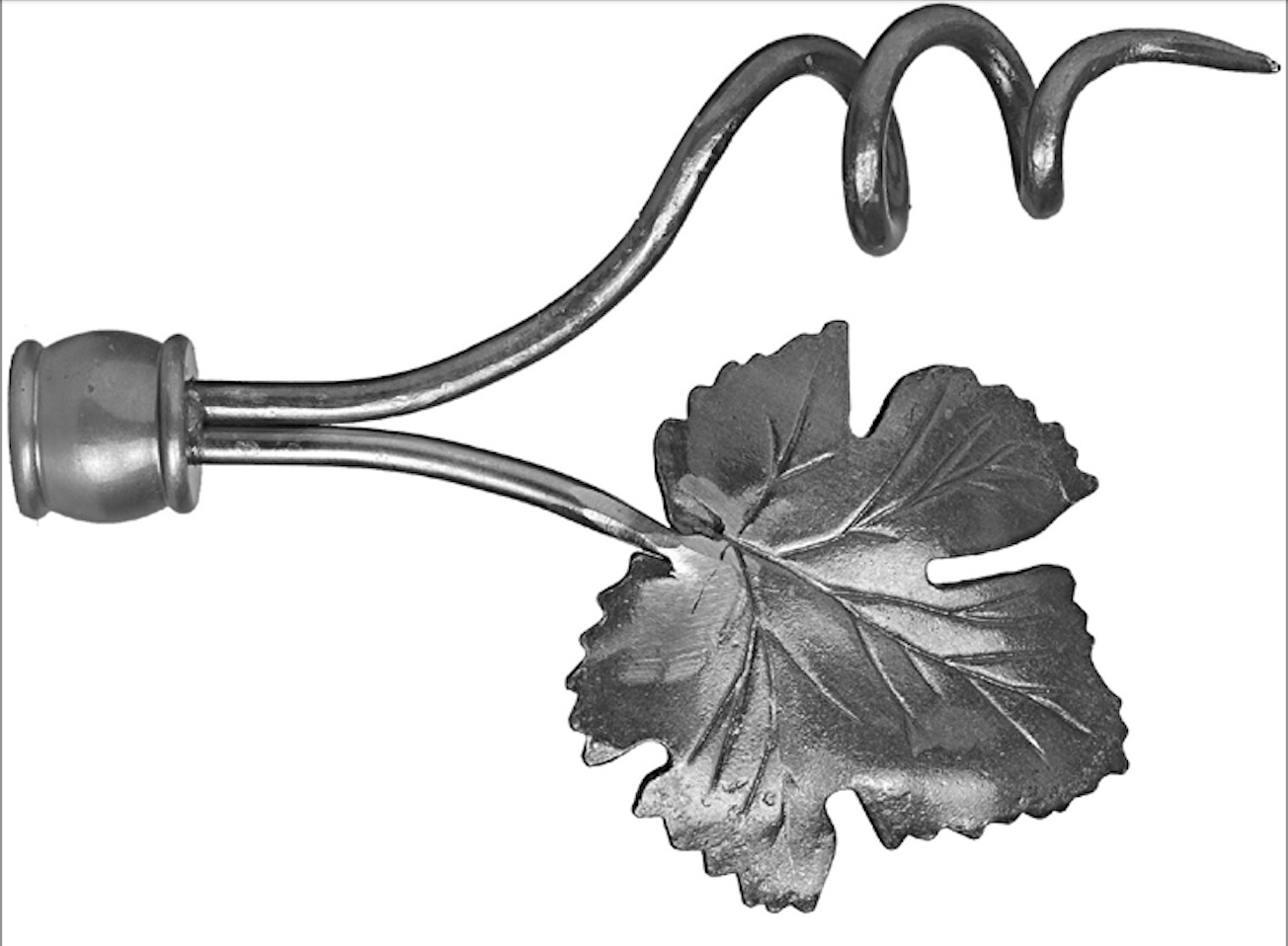 Embout de tringle à rideaux, motif feuille de vigne, <b>gauche</b>, en fer forgé. Hauteur 130mm Longueur 180mm Diamètre Ø21mm, convient pour des barres de Ø20mm. Fixation par vis (fournie avec). Livré brut, à peindre ou à vernir à votre convenance pour s'harmoniser parfaitement avec votre décoration intérieure. Ces embouts décoratifs sont la touche finale parfaite pour votre tringle à rideaux.