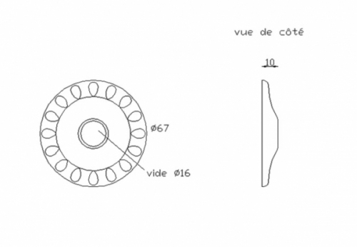 Rosace en fer forgé avec alésage central pour départ de tube rond ø16mm. Diamètre de 67mm épaisseur de 10mm. Utilisation pour ornement de escalier, par exemple. Fixation par soudure. Fournie brute, à peindre ou à vernir, ne pas oublier de la protéger contre la corrosion en utilisant un produit spécial anti rouille. Vous pourrez facilement y faire un taraudage pour pouvoir la visser.